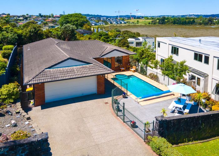 Free property data for 20 Bocage Lane, West Harbour, Auckland homes.co.nz