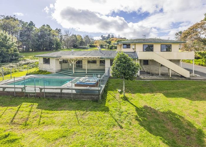  at 32 Gracechurch Drive, Flat Bush, Manukau City, Auckland