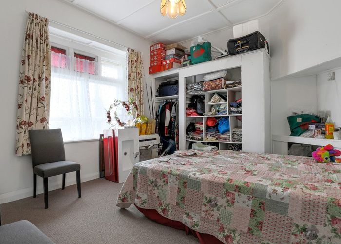  at 6 Pukeiti Road, Otahuhu, Auckland