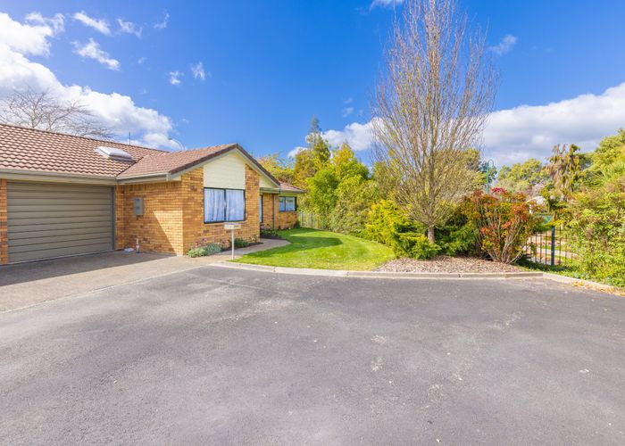  at 115 Oakridge Grove, Flagstaff, Hamilton