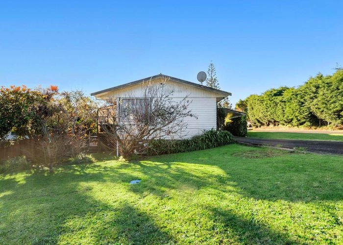  at 29 Domain Road, Glenfield, Auckland