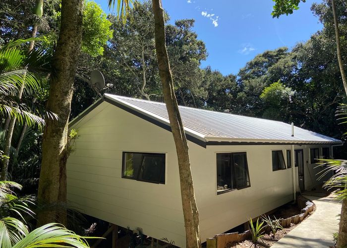  at Onetangi, Waiheke Island, Auckland