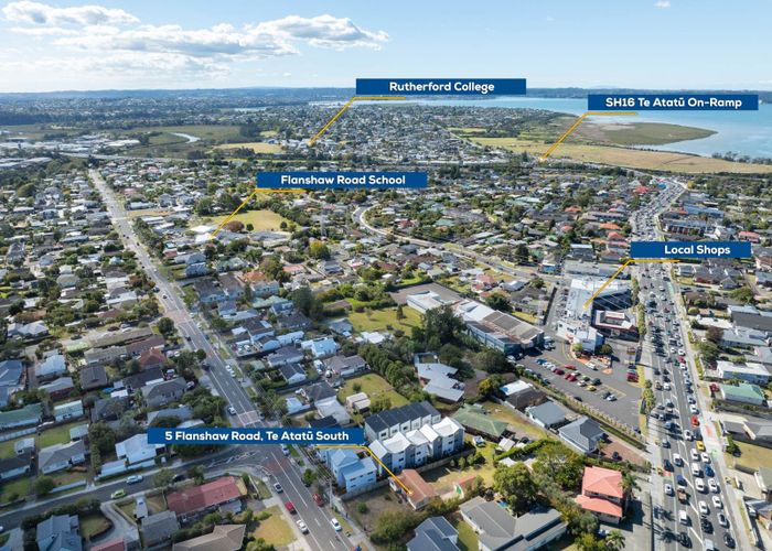  at 5 Flanshaw Road, Te Atatu South, Waitakere City, Auckland