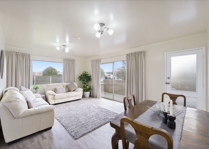  at 1/217 Swanson Road, Henderson, Waitakere City, Auckland