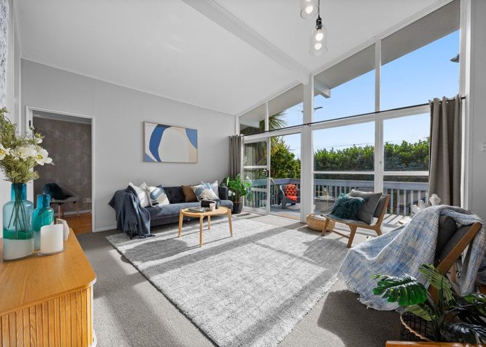  at 8 Pooks Road, Ranui, Waitakere City, Auckland