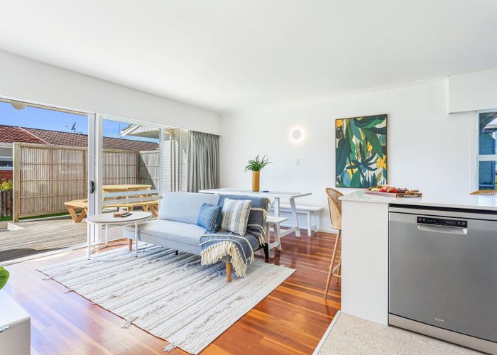  at 2/7 Onepoto Road, Hauraki, North Shore City, Auckland