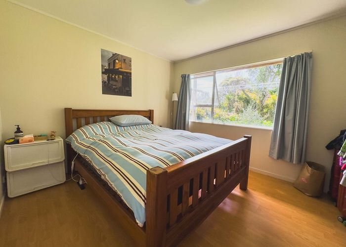  at 32 Rosalind Road, Glenfield, Auckland