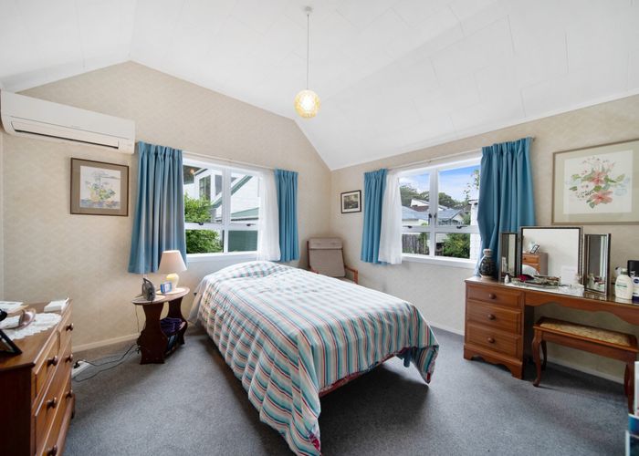  at 19A Ridgemount Rise, Mangere Bridge, Manukau City, Auckland