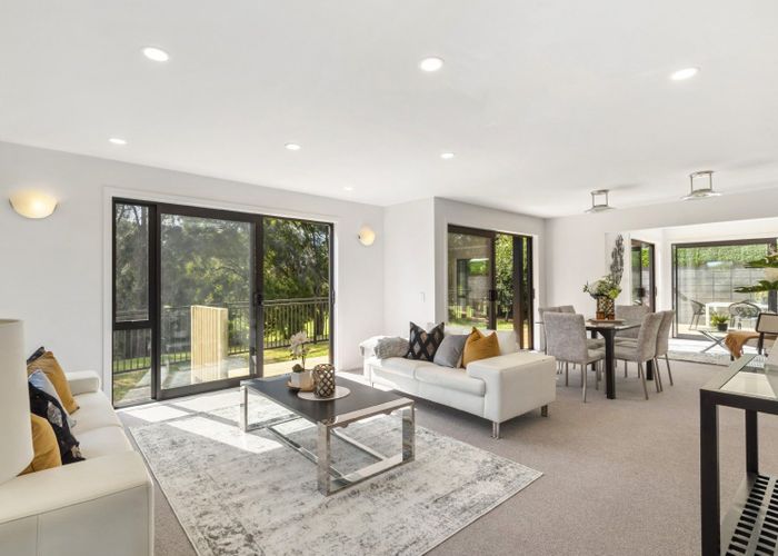  at 32 Hoani Glade, Saint Johns, Auckland