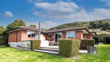  at 7 Gilders Grove, Heathcote Valley, Christchurch
