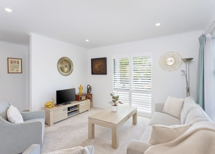  at 9 Frank Newton Road, Swanson, Auckland