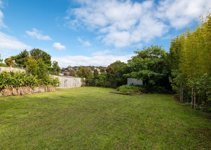  at 522 Beach Road, Murrays Bay, North Shore City, Auckland