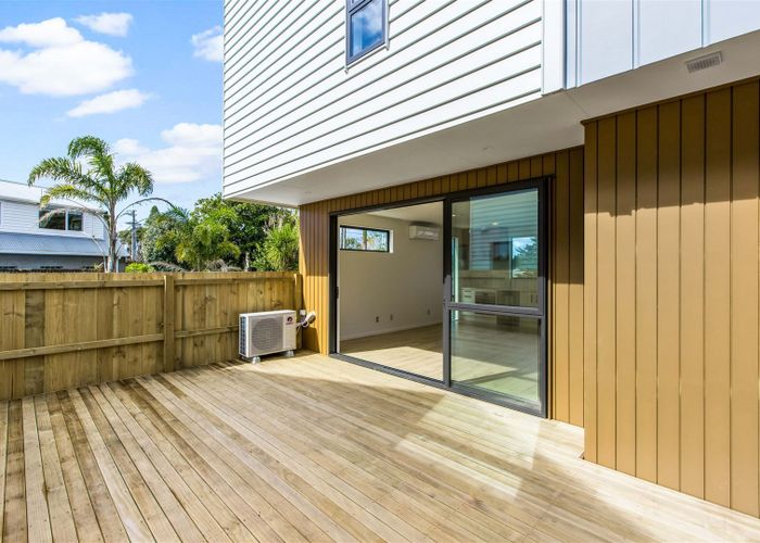  at 1/13 Windy Ridge Road, Glenfield, Auckland