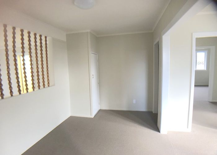  at 8 Binsted Rd, New Lynn, Waitakere City, Auckland