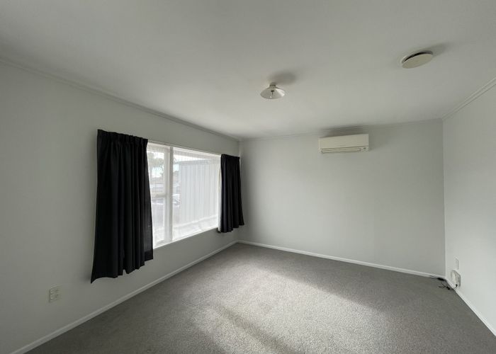  at 1/31 Exmouth Road, Northcote, Auckland