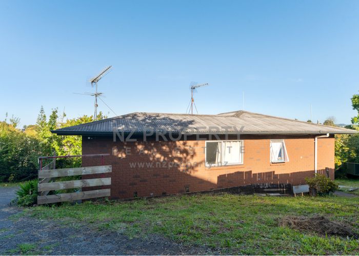  at 46 Parrs Cross Road, Henderson, Waitakere City, Auckland