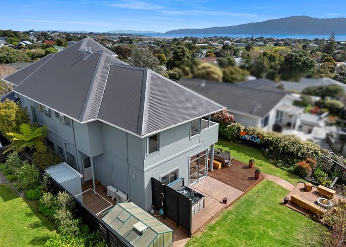  at 11 Island View Terrace, Waikanae Beach, Waikanae