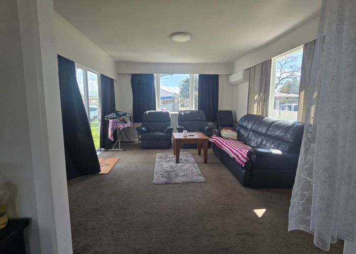  at 116 Canal Road, Avondale, Auckland