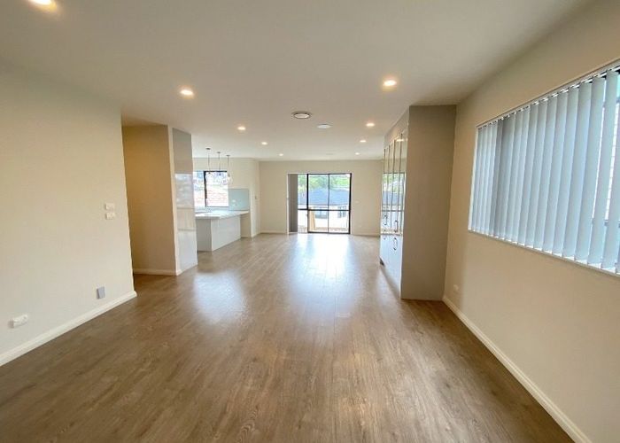  at 42 McWhirters Farm Lane, Massey, Waitakere City, Auckland