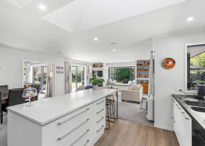  at 9 Inglewood Place, Avonhead, Christchurch