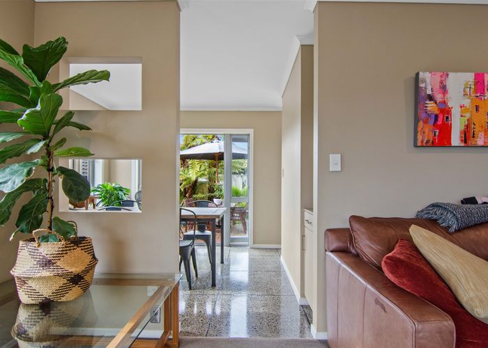  at 7 Greenfield Drive, Western Heights, Hamilton