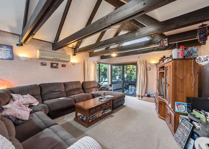 at 2 Pohutukawa Drive, Pukete, Hamilton