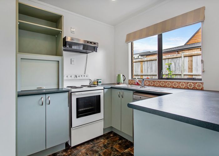  at 5/56 Larnoch Road, Henderson, Auckland