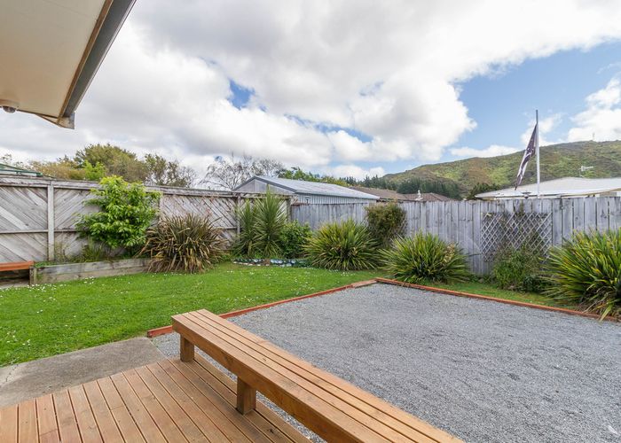  at 2/4 Ipswich Grove, Wainuiomata, Lower Hutt