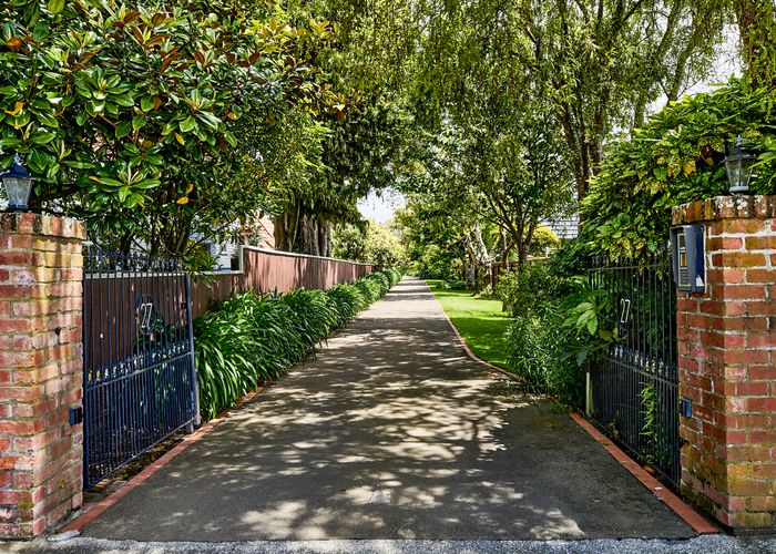  at 27 Military Road, Boulcott, Lower Hutt