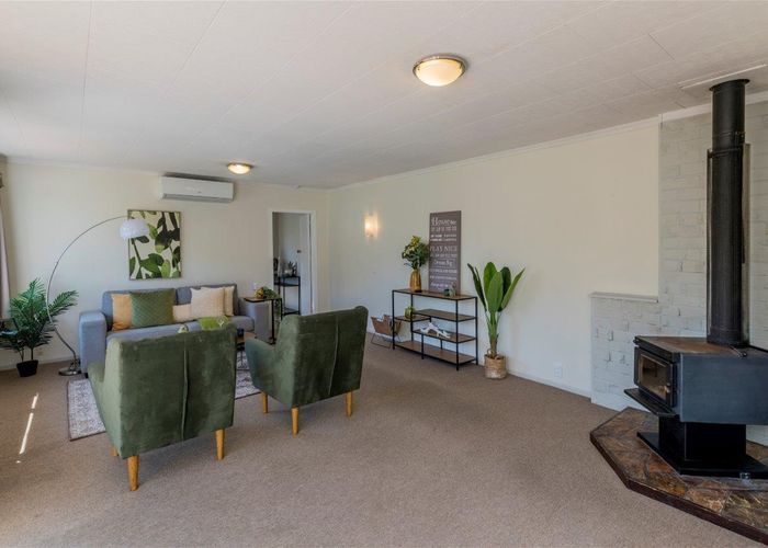  at 42 William Street, Waikanae Beach, Waikanae