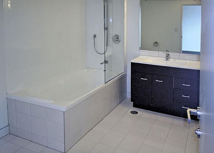  at 2B/20 Charlotte Street, Eden Terrace, Auckland