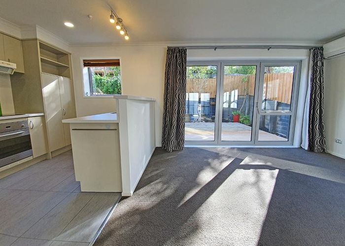  at 6/13 Kaihu Street, Northcote, Auckland