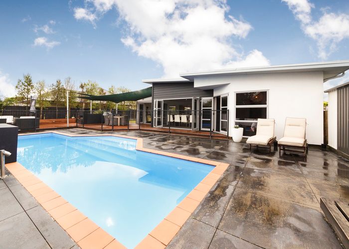  at 6 Rodeo Drive, Kelvin Grove, Palmerston North