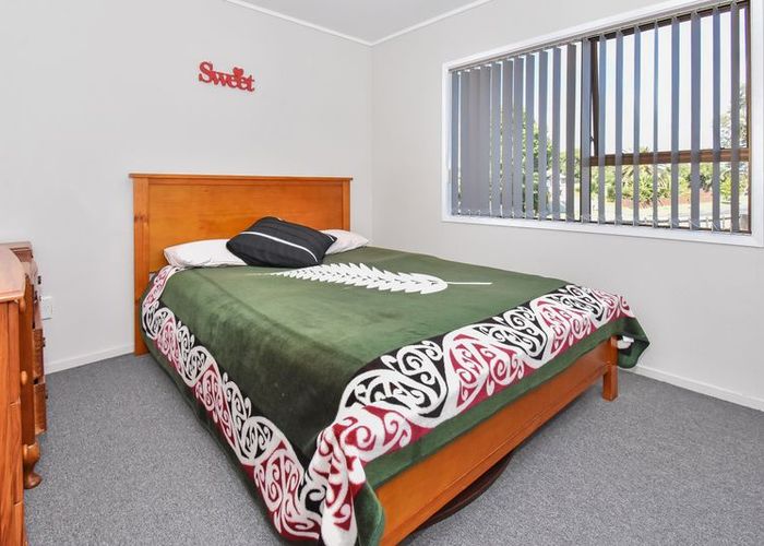  at 2/11 Burundi Avenue, Clendon Park, Auckland