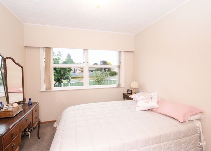 Free property data for 7 Grant Place, Greenmeadows, Napier homes.co.nz