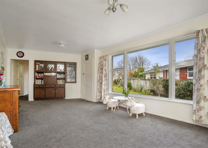  at 8 Robert Grigg Place, Hamilton East, Hamilton