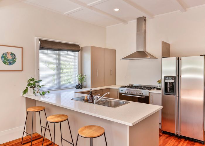  at 32 Clayburn Road, Glen Eden, Auckland