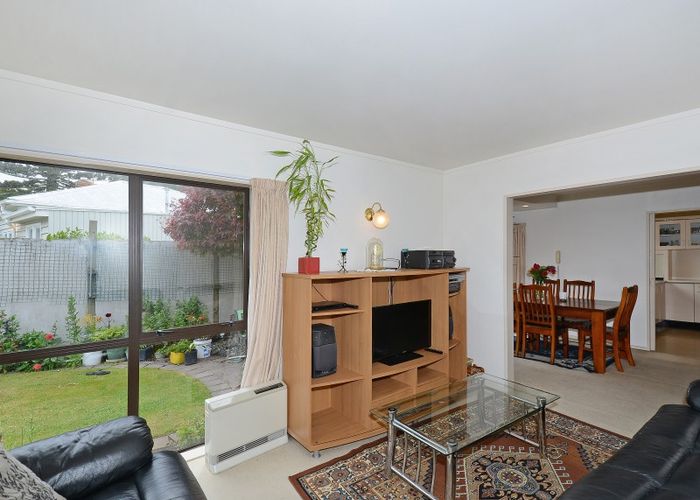  at 2/570 High Street, Boulcott, Lower Hutt