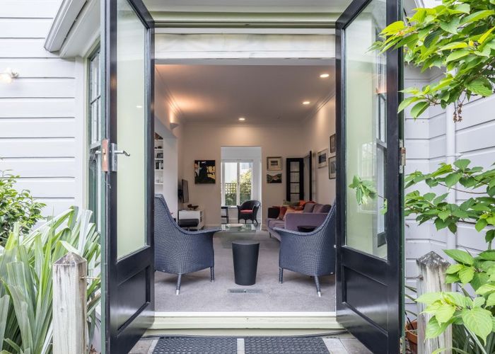  at 33 Hobson Crescent, Thorndon, Wellington