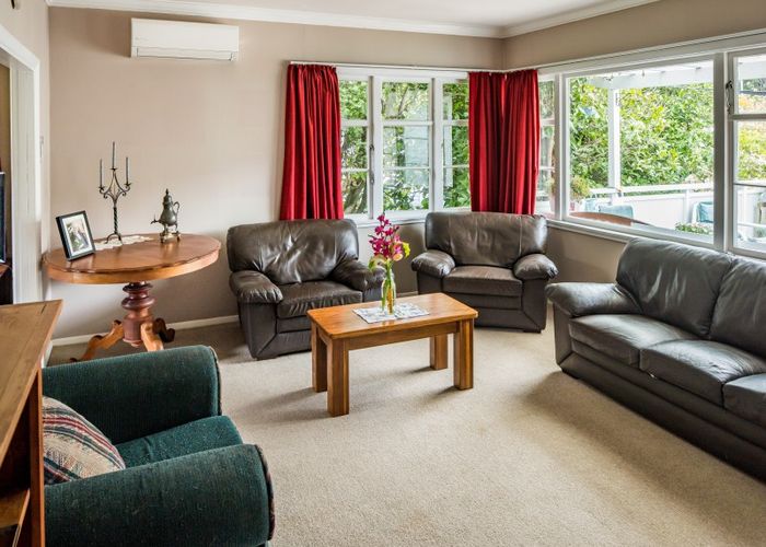  at 13 Lyndhurst Road, Tawa, Wellington