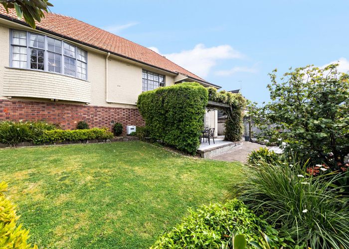  at 42 Combes Road, Remuera, Auckland