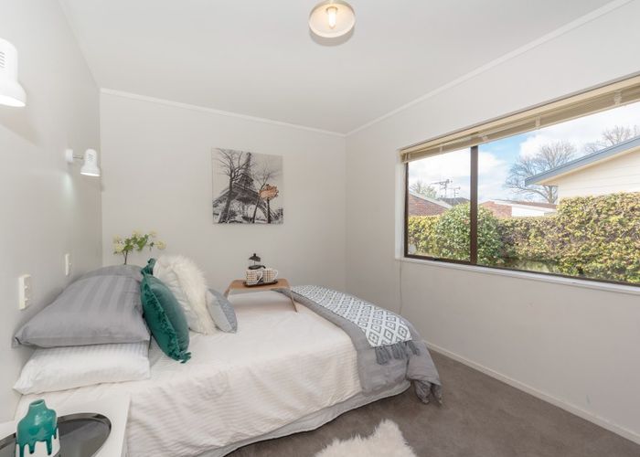  at 20C Claude Street, Fairfield, Hamilton