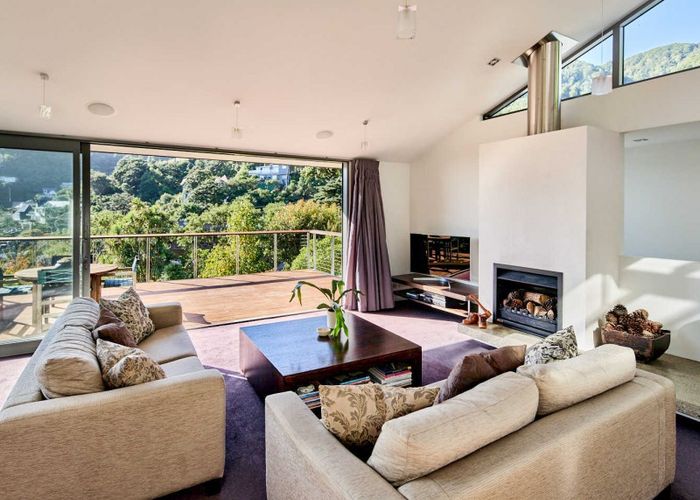  at 11A Pitoitoi Road, Days Bay, Lower Hutt