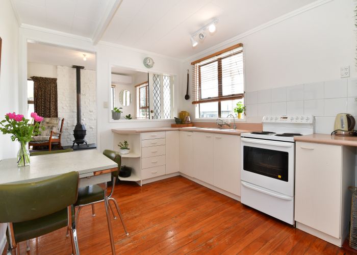  at 30 Holiday Road, Stanmore Bay, Whangaparaoa