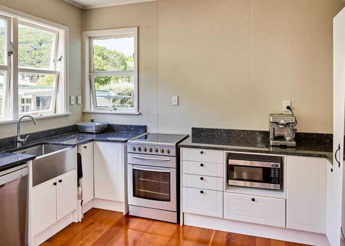  at 83 Oroua Street, Eastbourne, Lower Hutt