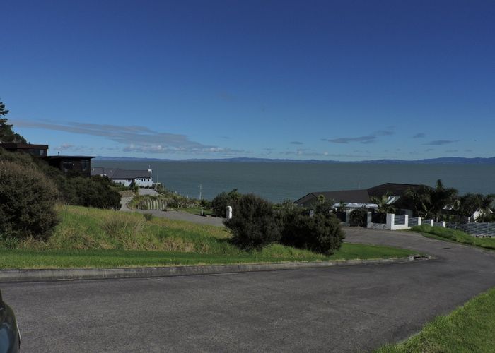  at 12 Ngarimu Heights Row, Thornton Bay