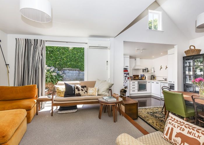  at 5 Stafford Street, Mount Victoria, Wellington