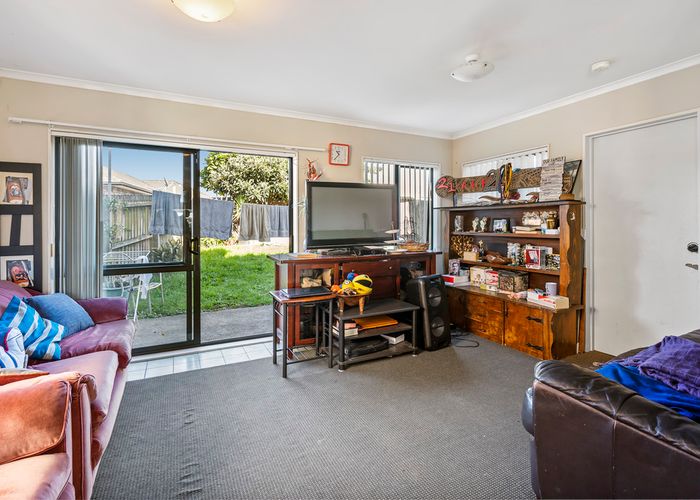 Free property data for 96 Naylors Drive, Mangere, Auckland homes.co.nz