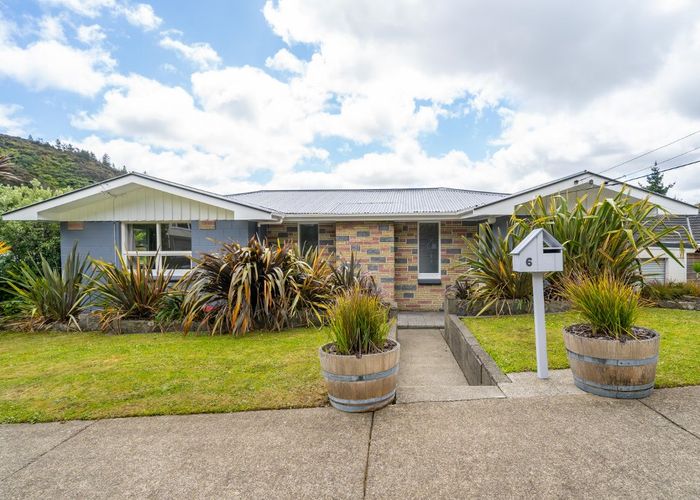  at 6 Holmes Grove, Naenae, Lower Hutt