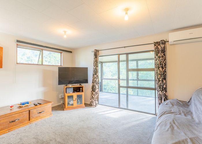  at 8 Mahinawa Street, Takapuwahia, Porirua